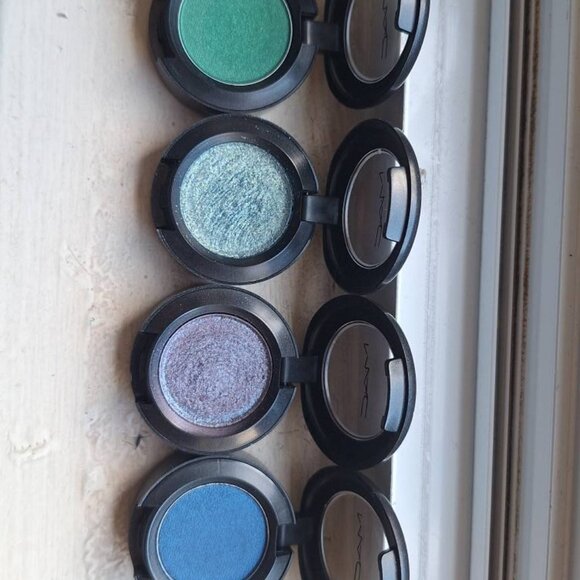 🌟 MAC Eyeshadow Bundle — 4 Shades (Swatched Only) 🌟 - Picture 1 of 1